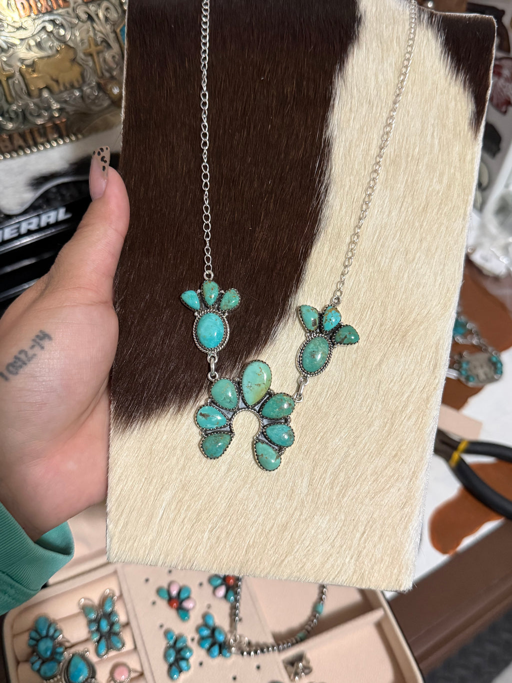 Carico turquoise statement